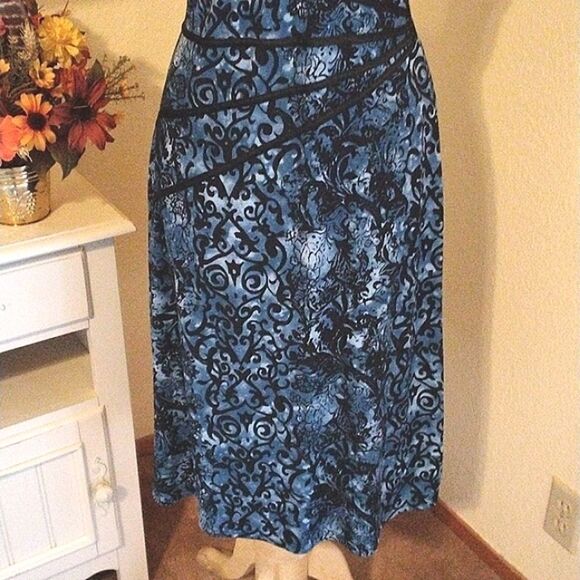 NorthStyle Soft Knit Dress - Picture 3 of 10